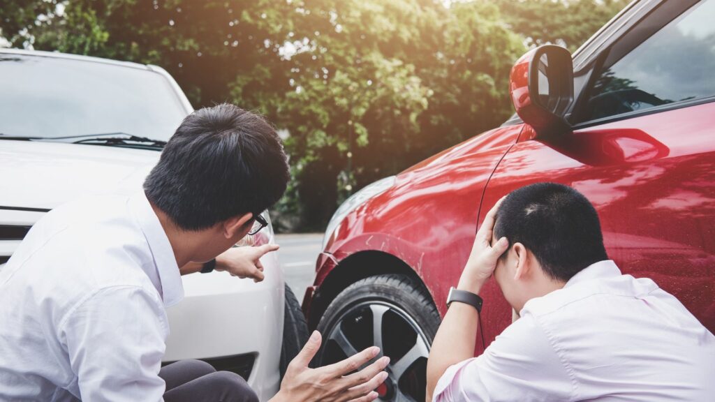Demissão após acidente como motorista? Entenda seus direitos e saiba como agir com a ajuda da Dra Marília Bazzan.